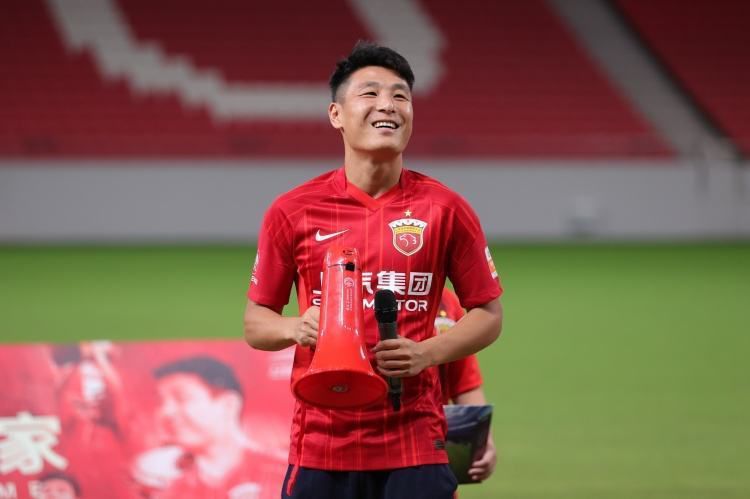 这他妈叫什么事儿？这马岚怎么说回来就这么快就回来了？怎么就不能跟钱红艳学学呢？看看人家钱红艳，自打消失到现在一点音讯都没有，完全就是人间蒸发了一样，马岚要是能学学她，那该多好啊。